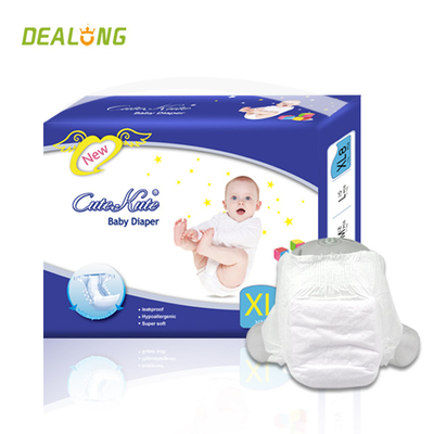 Backsheet-Baby ziehen Hosen hoch