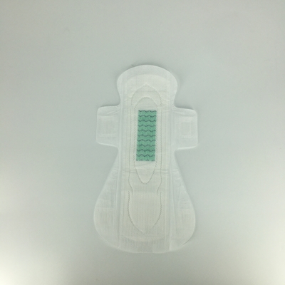 Blauer Kern negativer Ion Chip Pads Nano Silver Magnetic Ion Sanitary Napkin