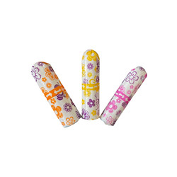 Großhandel von gewöhnlichen Quantitäts-Tampons in den organischen Massentampons mit Applikatorn-Tampon-Logo